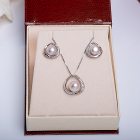 Сребърен комплект висулка и обеци с лилави перли 7-8мм, 8-9мм