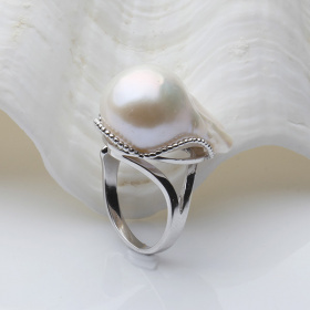 Сребърен пръстен с бяла барокова перла, 17-20мм