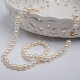 Колие с бели перли 6-6.5мм и 14К златна закопчалка 6мм, 42-44см