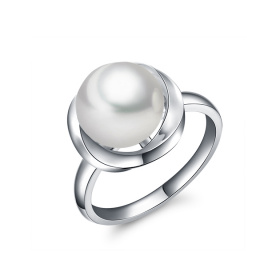 Сребърен пръстен с бяла перли 9мм