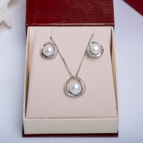 Сребърен комплект висулка и обеци с бели перли 7-8мм, 8-9мм
