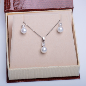 Сребърен комплект висулка и обеци с бели перли 6-7мм, 7-8мм