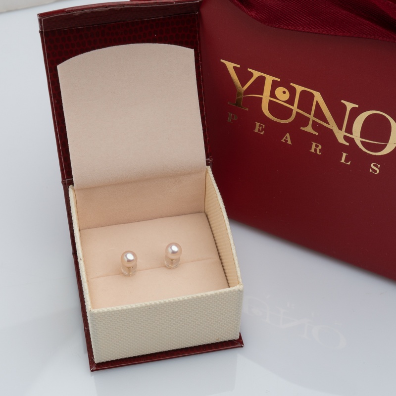 Обеци 18К злато с бели перли 6-6.5мм