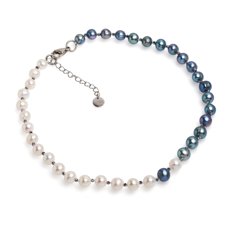 Колие с бели и тъмни перли 8-9мм и фасетирани топчета, 43см+5см