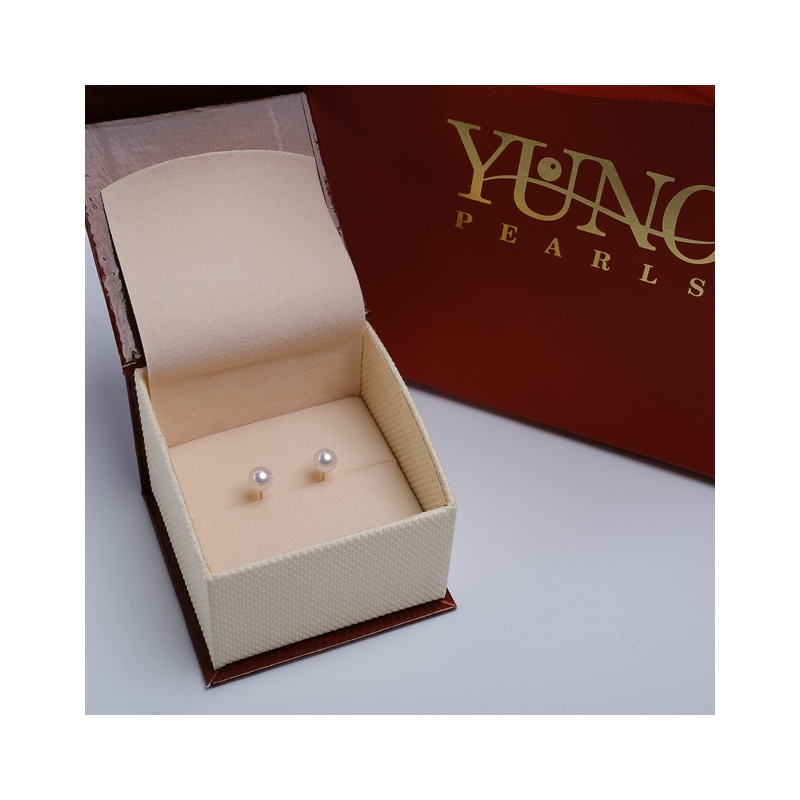 Обеци 18К злато с бели перли 5-5.5мм