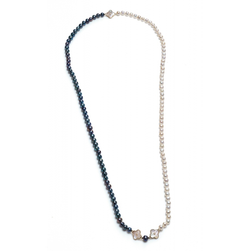 Колие 7-8 мм бели и тъмни пeрли и 3 елемента цветя, 98см