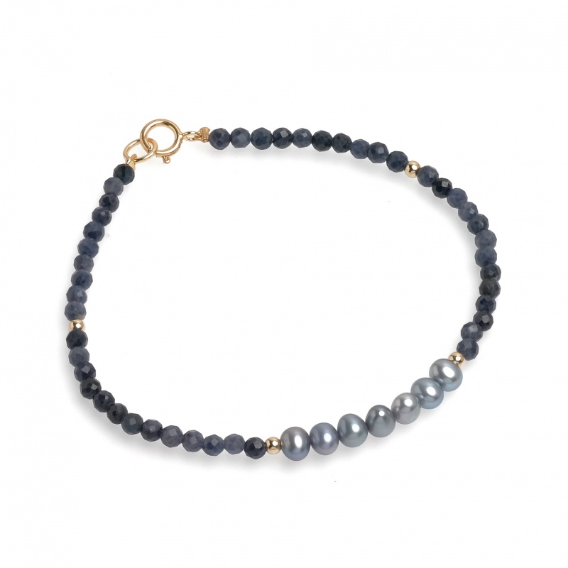 Гривна с 4-5мм тъмни перли, 2.5-3мм сапфир, 18см