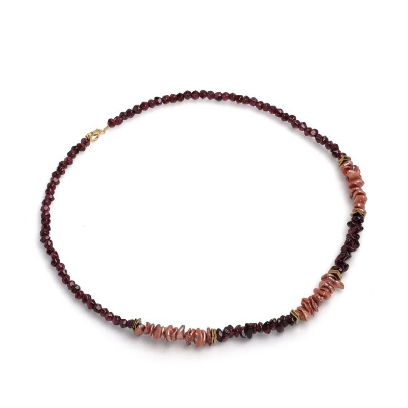 Колиe с кеши перли и гранат, 41см