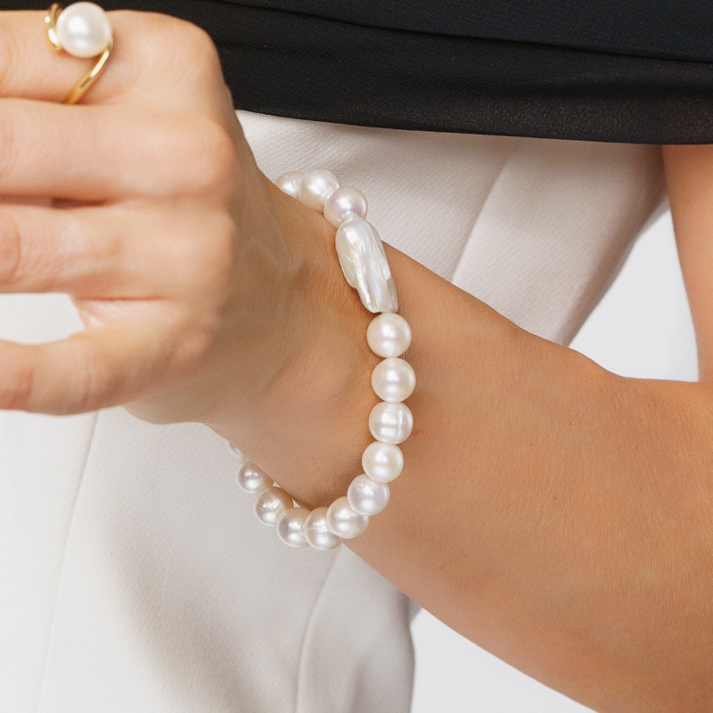 Гривна бели перли, 9-10мм, барокова перла, 15-20мм, 18см