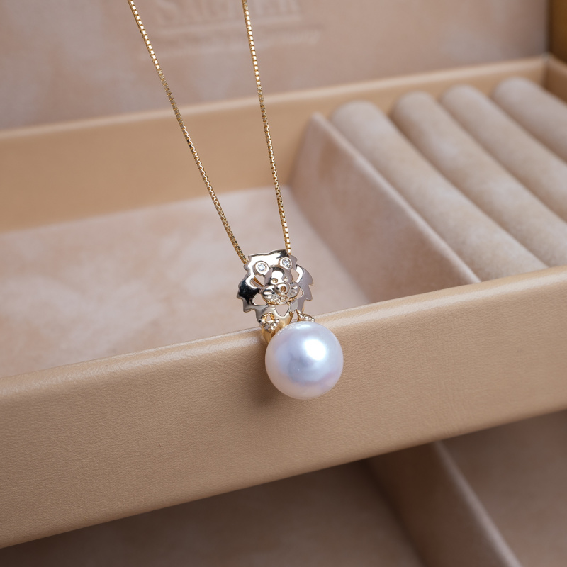 Висулка 14K злато с диаманти, зодия ЛЪВ