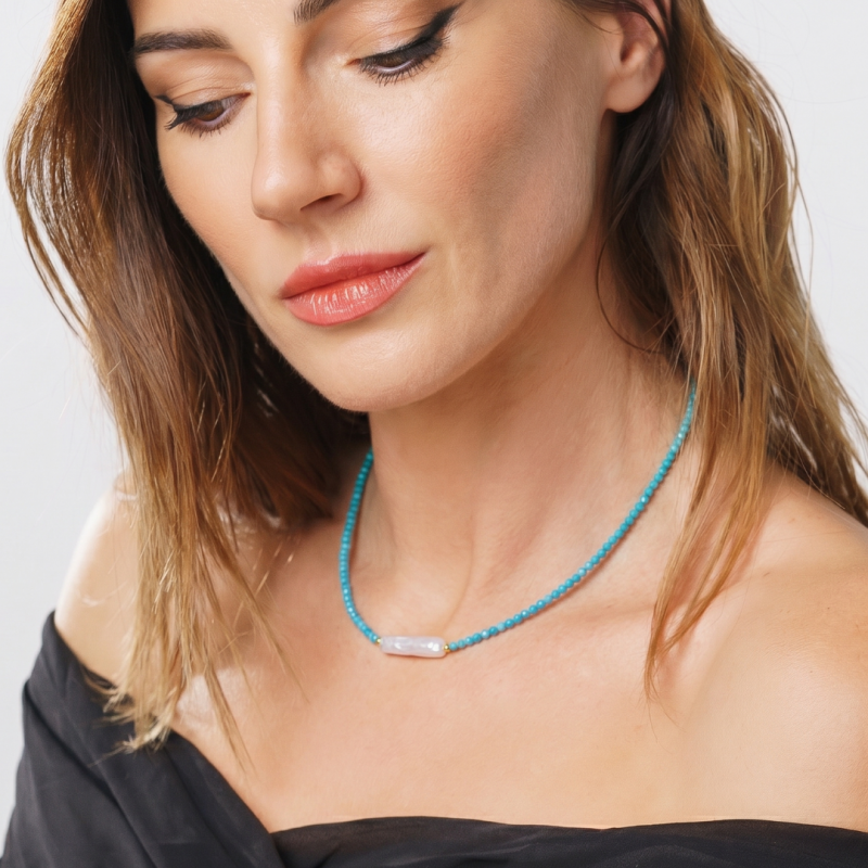 Колие с бяла перла, тюркоаз, сребърни позлатени елементи,42см