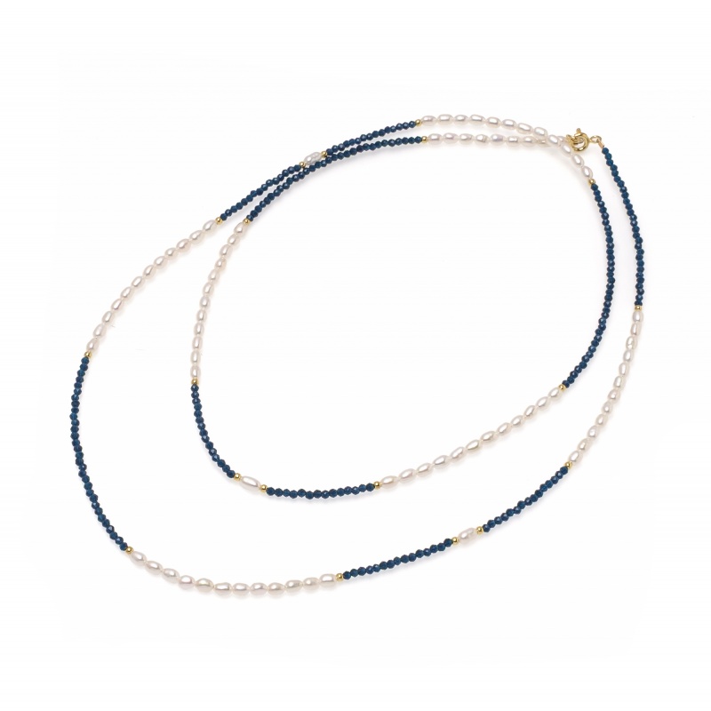 Колие с 2,5-3мм бели перли и син шпинел, позлатена закопчалка, 82см