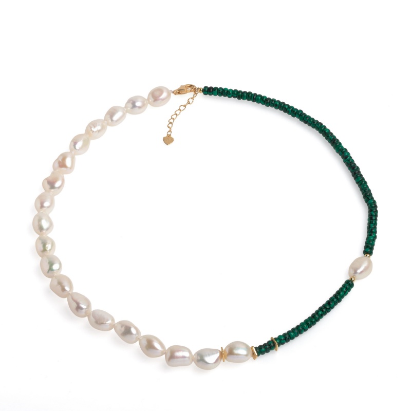 Колие с 9,5-11мм бели перли и малахит, 45+4 см