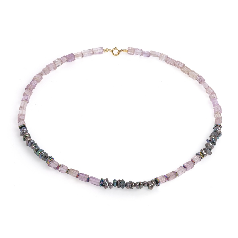 Колие с тъмни кеши перли и аметист, позлатена закопчалка