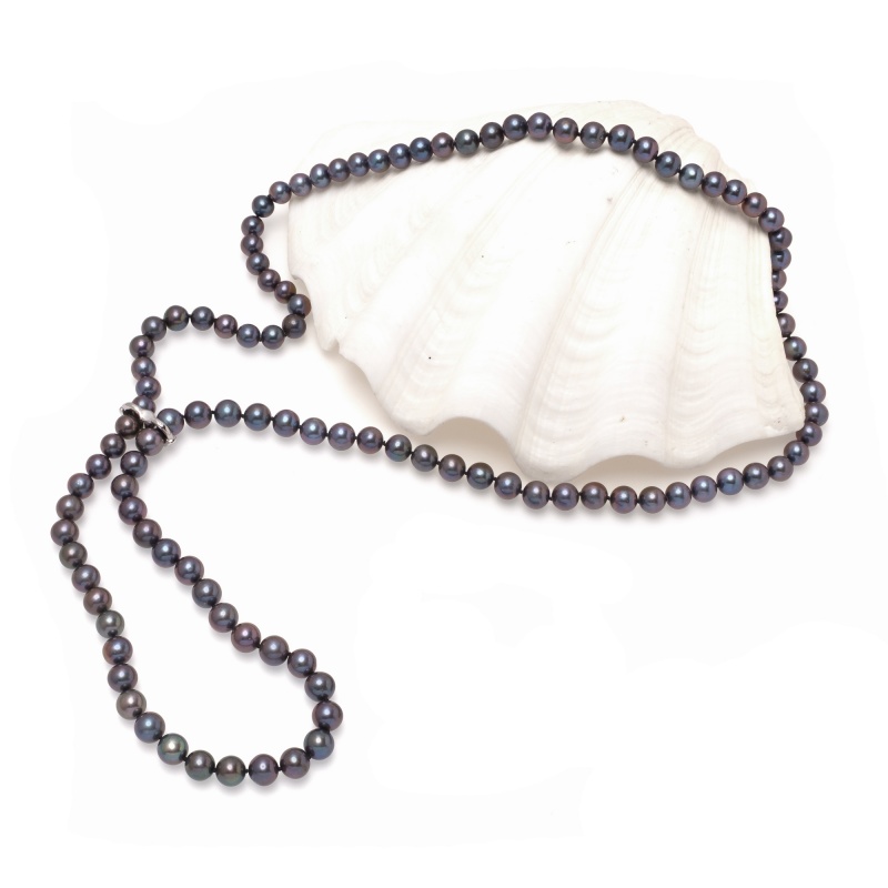 Колие с тъмни перли 8-9мм и сребърна закопчалка