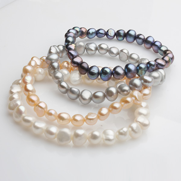 Гривна с бели асиметрични перли, 6-7мм, 19см