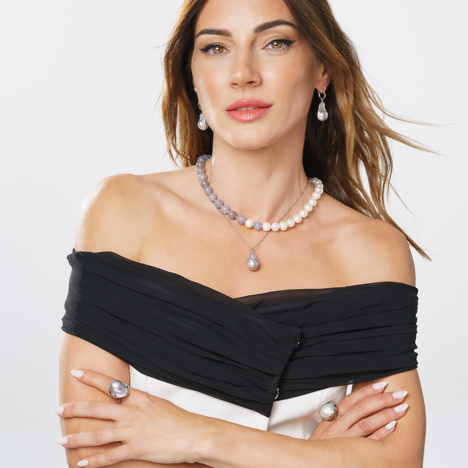 Колие бели перли и ахат 46см + 5см